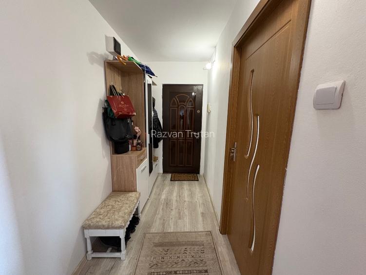 Vând apartament 3 camere  - 5