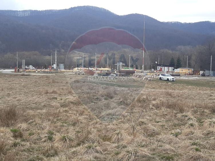 Teren 7,153mp Rasnov / Drumul DN 73A - 2