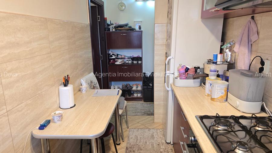 Vand apartament 3 camere in Deva, pe Al. Armatei, etaj 3,  mobilat si utilat - 4