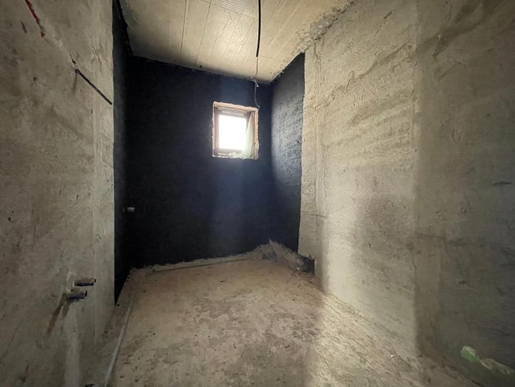 Duplex 5 camere despartit prin garaj - Mosnita Noua