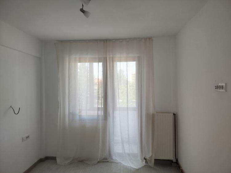 Apartament cu 3 camere pentru inchiriat