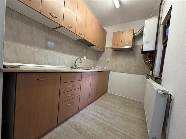 1 camera, decomandat, model mare parter inalt cu balcon in zona Aradului! - 5