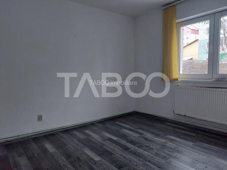 Apartament 2 camere decomandate 35 mp parter Cisnadie - 9