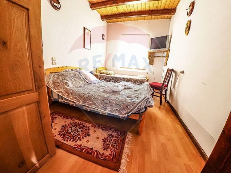 Vila / Pensiune cu 20 camere de vanzare in Campulung Moldovenesc, SV - 16