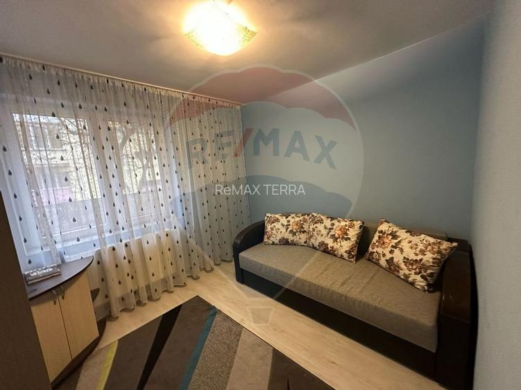 ZONA CENTRALA -  apartament 3 camere - 5