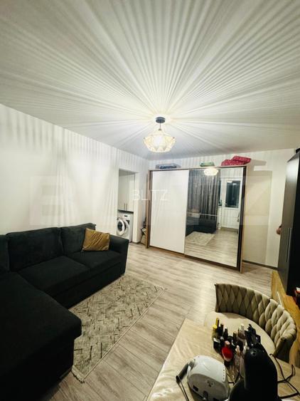Apartament de vanzare, cu 2 camere, renovat complet, etaj 3 - 2