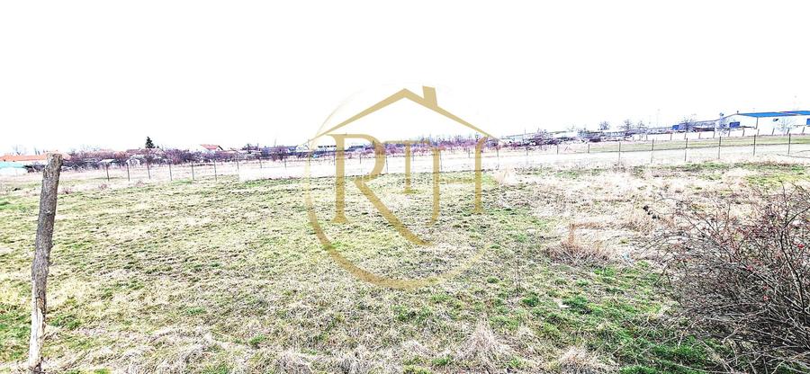 Vand teren intravilan Zona Fraidorf,comison ,,0'' - 6