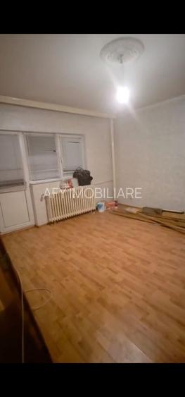 De vanzare garsoniera, pretabil spatiu comercial, 13 Septembrie - 3