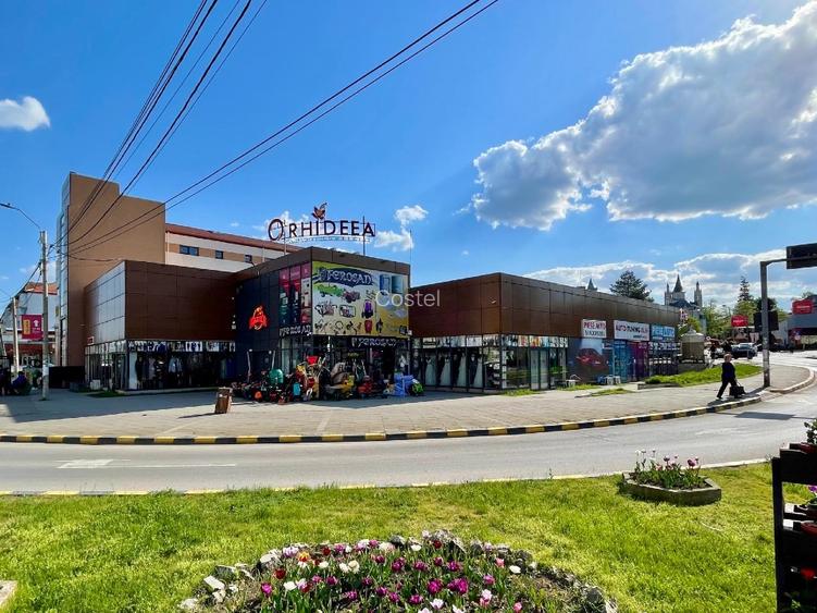 DE VÂNZARE  Complex Comercial Premium în Botoșani  - 4