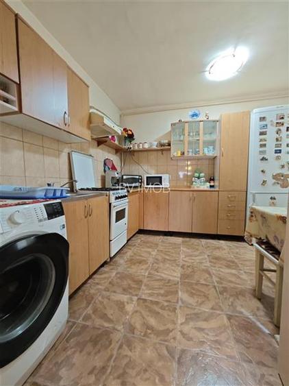Vanzare apartament 4 camere, decomandat, zona Faget - 2