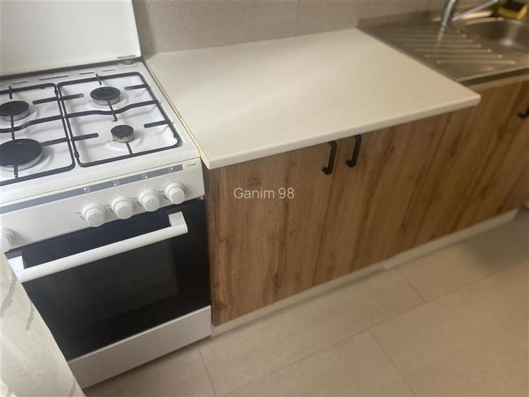 Garsoniera, zona cartier Gara , et 1 4 , imbunatatita , mobilata , centrala term - 4