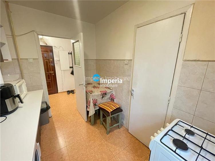 Apartament 3 camere semidecomandat, 67 mp, Podu Ros! - 6