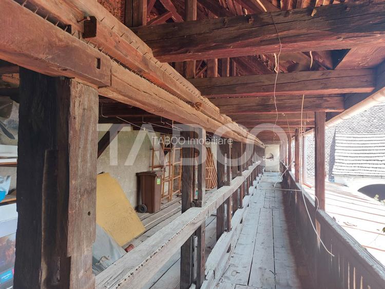 Casa 214 mp utili singur in curte 800 mp teren zona centrala Cisnadie - 34