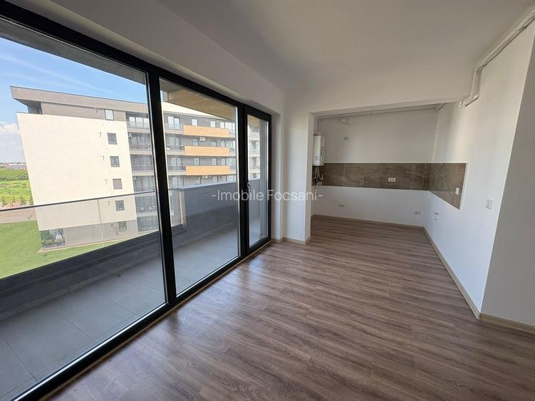 Apartament 3 camere - bloc nou - etaj 3/5 - 13