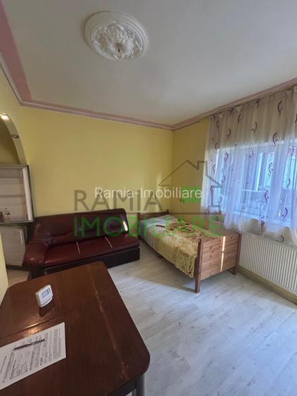 Garsoniera de inchiriat la curte zona Craiter - 4