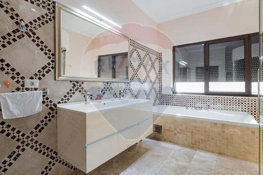 Penthouse de vanzare in Mamaia vedere frontala lac si marea Neagra - 8