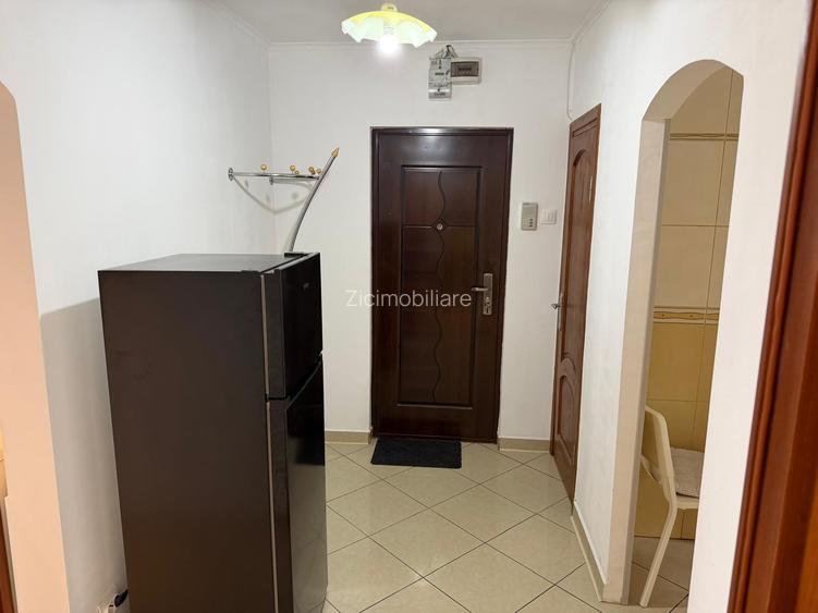 3 camere mobilat utilat etaj 3/4,metrou 1 decembrie la 5 minute - 6