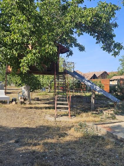 Proprietate imobiliara casa și teren în Criva de Sus - 9