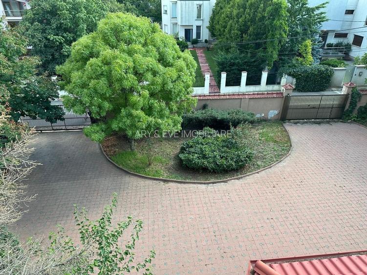 Vilă grandioasă cu piscină interioară și o curte impresionantă în Pipera - 6