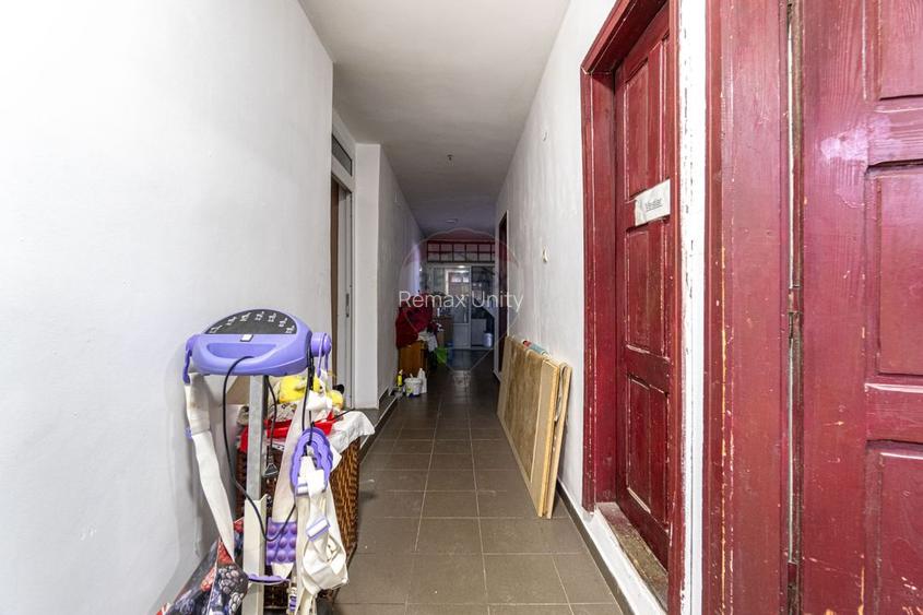 Casă / Vilă cu 20 camere de vânzare în Timisu de Jos, DN1, Brasov - 42