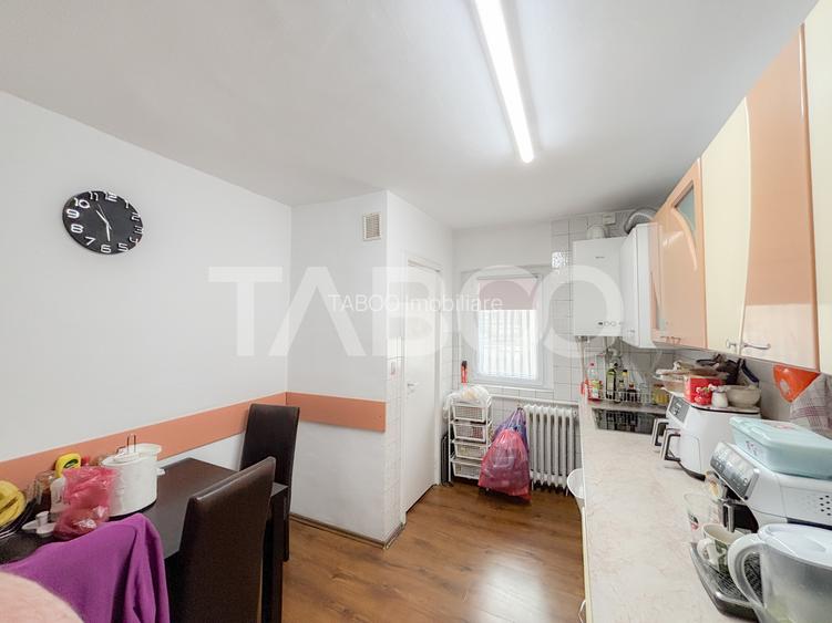 De vanzare apartament spatios 4 camere decomandate cartier Marasti - 4