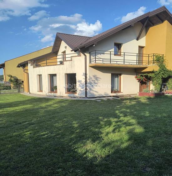 Casa cu 5 camere, 234mp utili, 700mp teren, Borhanci - 4
