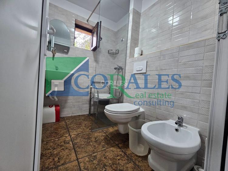 Pozitie excelenta. Intimitate. - 12