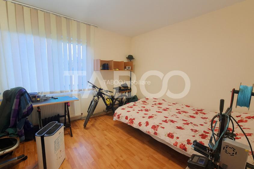 Apartament decomandat de vanzare 3 camere balcon parcare si curte - 9