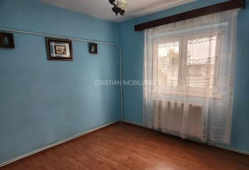 SPATIOS!! Ap 4 cam, conf 1 decomandat, 95 mp, bloc 1980 Garii - 3