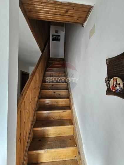 Casă solidă din cărămidă, mobilată, garaj, teren generos – Tarcău - 46