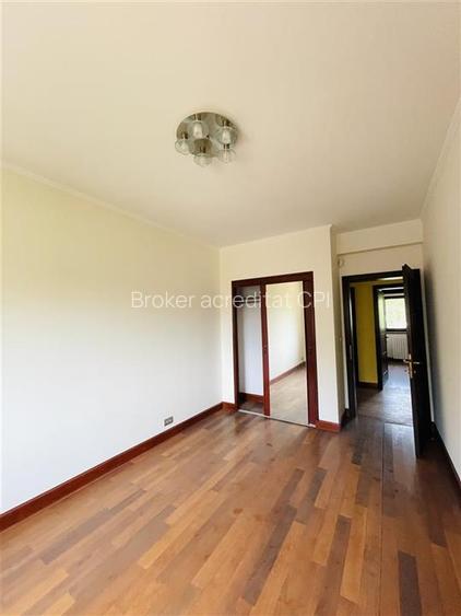 VANZARE VILA 8 CAMERE 652 mp teren zona Sisesti Sector 1 - 27