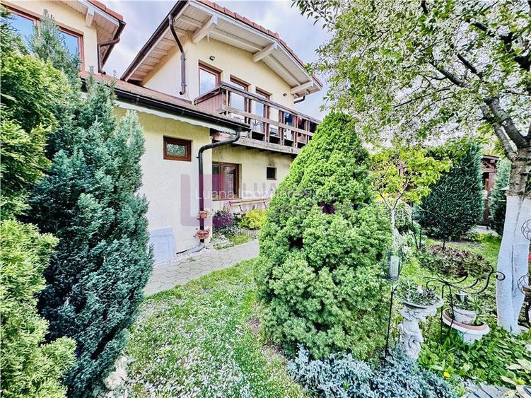 Casa de vanzare Piata Cluj | teren 336 mp | doua apartamente si anexe - 12