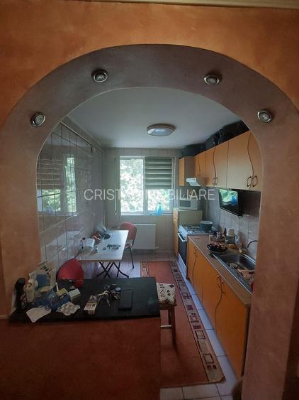 Vanzare apartament 2 camere in Titan, mobilat, utilat- 4min metrou C.Georgian - 5