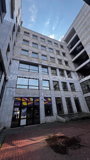 De vanzare Spatiu Comercial / Cladire de birouri - Sibiu Centru - 2