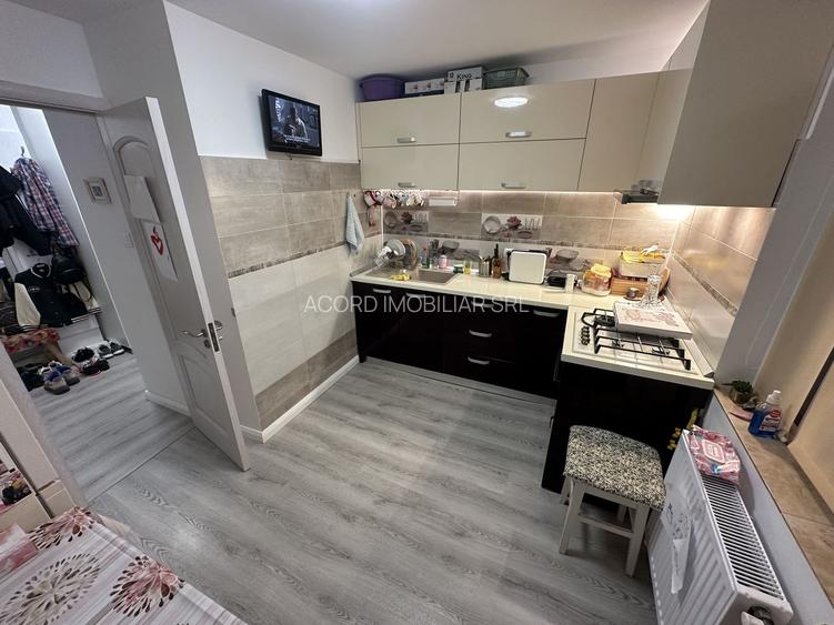 Apartament 3 camere zona Tomis 3 cu Centrala Renovat Total - 9