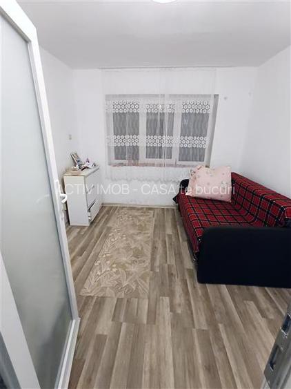 Apartament 2 camere ultracentral in Moldova Noua - 4