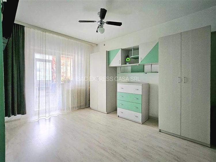 Apartament 3 camere, etaj 1,  Pacurari Petru Poni - 6