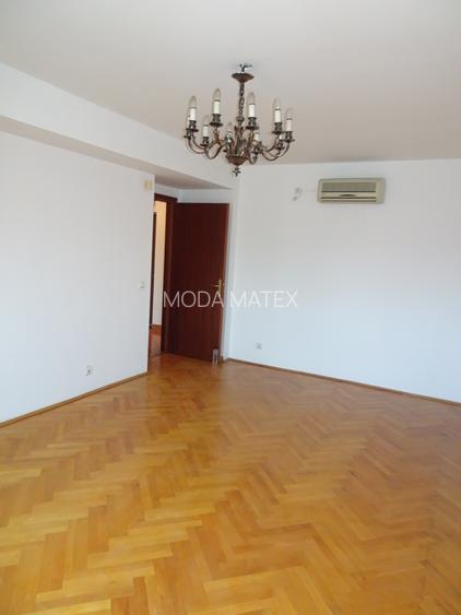 Bloc tip boutique, constr. 2000, parcare subterana si 2 intrari - 9