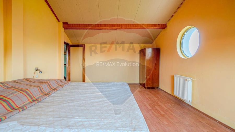 Vila rezidential/  gradina de vis/sera/ panouri/ Sanpetru! - 27