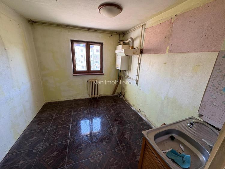 Apartament 3 camere, decomandat, etaj 3 - 6