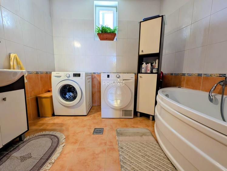 Vila superba 2003,P+E+M,300mpu,6 cam,teren 400mp,colt,renovata,tip mediteranean - 24