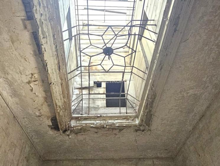 Vanzare casa si teren 550 mp zona centrala - 3