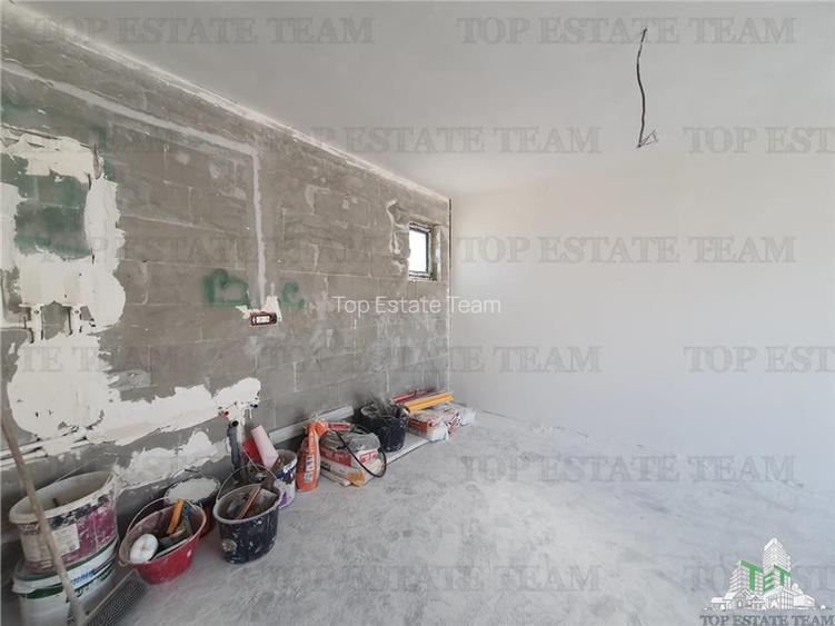 Duplex 8 camere cu doua intrari separate curte comuna Navodari - 18