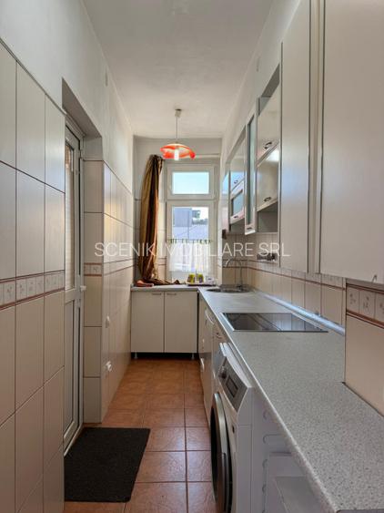 Apartament la casa, cu 3 camere, semidecomandat, zona centrala, str. Sitei - 13