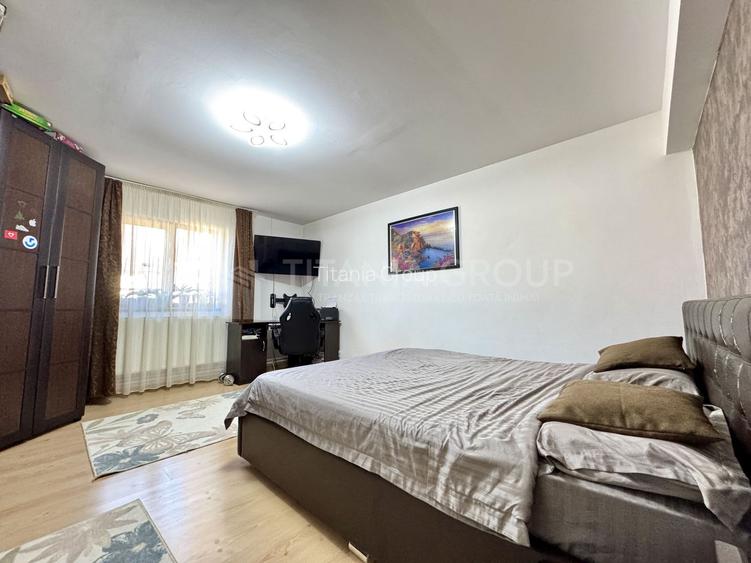 Se vinde “acasa”, 4 camere decomandate, panouri+baterii, teren 397mp,m - 9