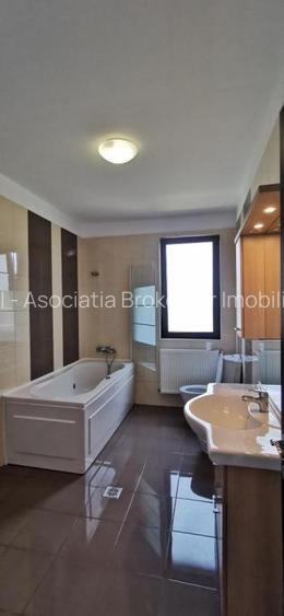 Vila Pipera P E M supr 260mp - 26