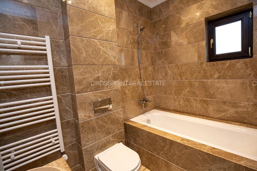 Vila elegantă cu piscină și curte spectaculoasă! - 56