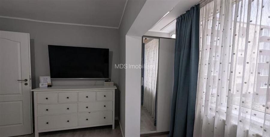 Decomandat etaj 1 cu 2 bai si 2 balcoane, mobilat si utilat - 10