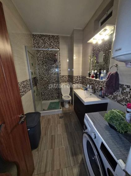 Vilă 4 camere de vânzare in orasul Techirghiol. Casa este compusă din P+1 . La p - 3