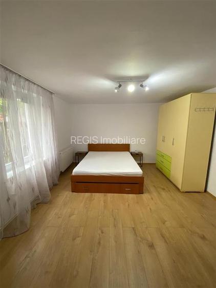 Garsoniera la casa cu curte proprie Centru - 5
